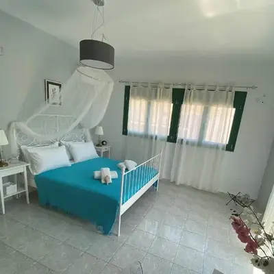 Paraskevi's Apt - City Center w/ Lovely Park View