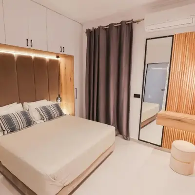 City Compass Luxury Suites