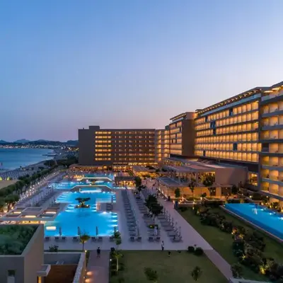Amada Colossos Resort