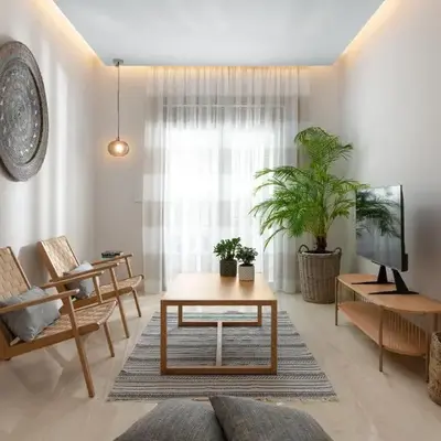 Stylish Rhodes Apartment with Prime Location - L & C City Escape