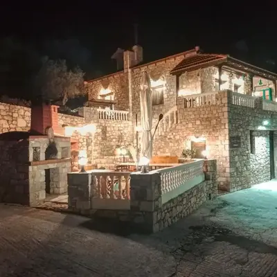Tsampika's Traditional Stone Cottage in Siana